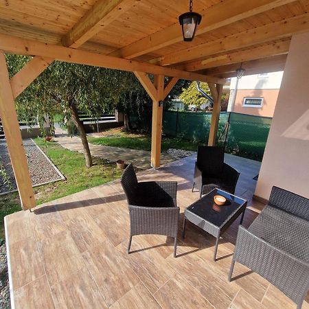 Pipacs Apartmanház Harkány Esterno foto
