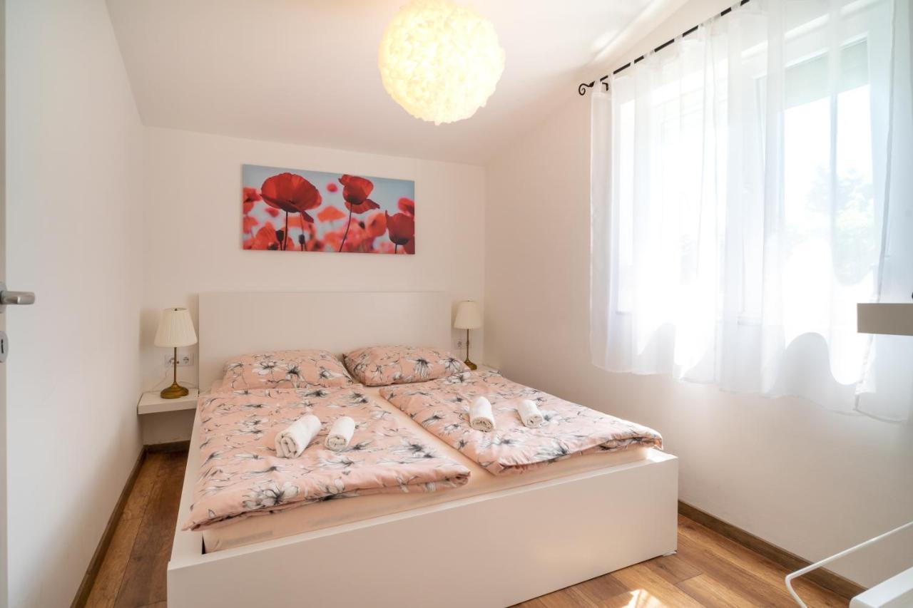 Pipacs Apartmanház Harkány Esterno foto