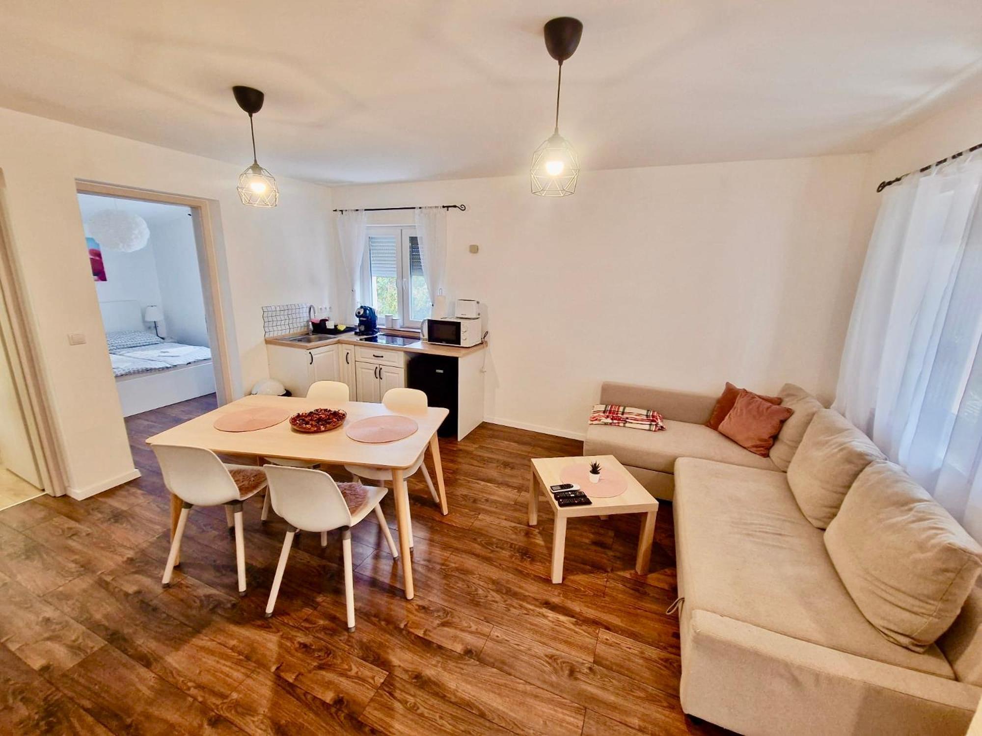 Pipacs Apartmanház Harkány Esterno foto