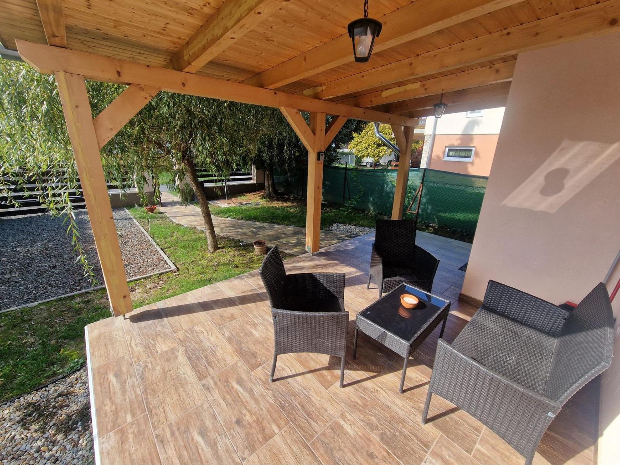Pipacs Apartmanház Harkány Esterno foto